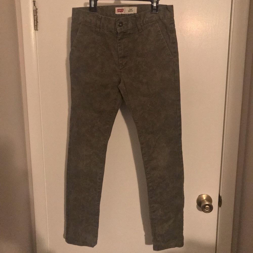 Levi’s Khaki Pants